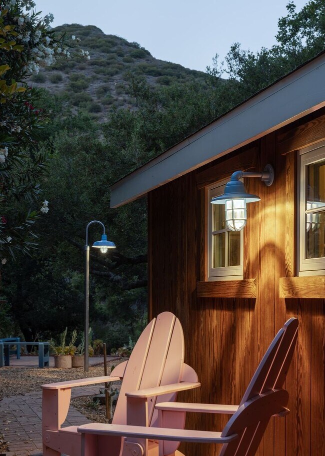 Building Photo - Ojai Mountain Hideaway!