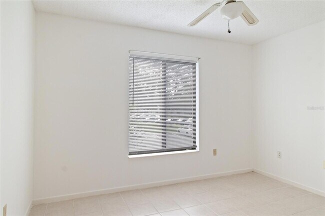 Building Photo - 1308 Pine Ridge Cir E