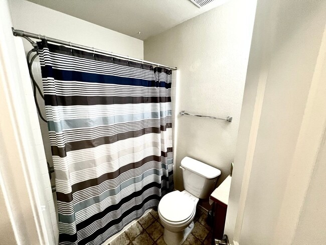 Building Photo - Spacious Condo Available Now!