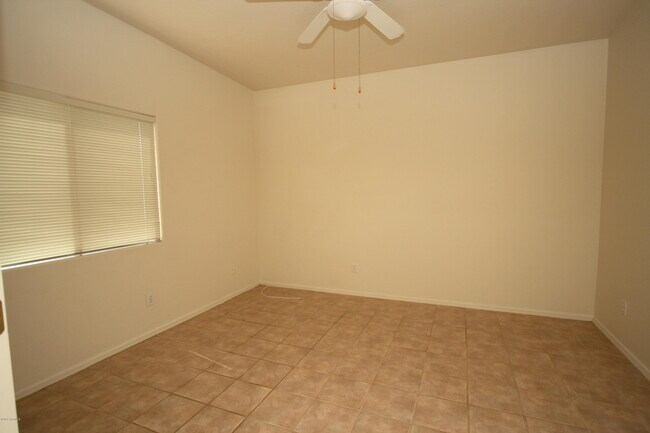 Building Photo - 1260 W Hopbush Way