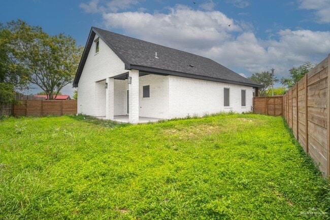 Building Photo - 24 Los Pinos Ln