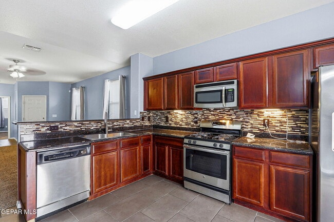 Building Photo - 4917 Ruben Soto