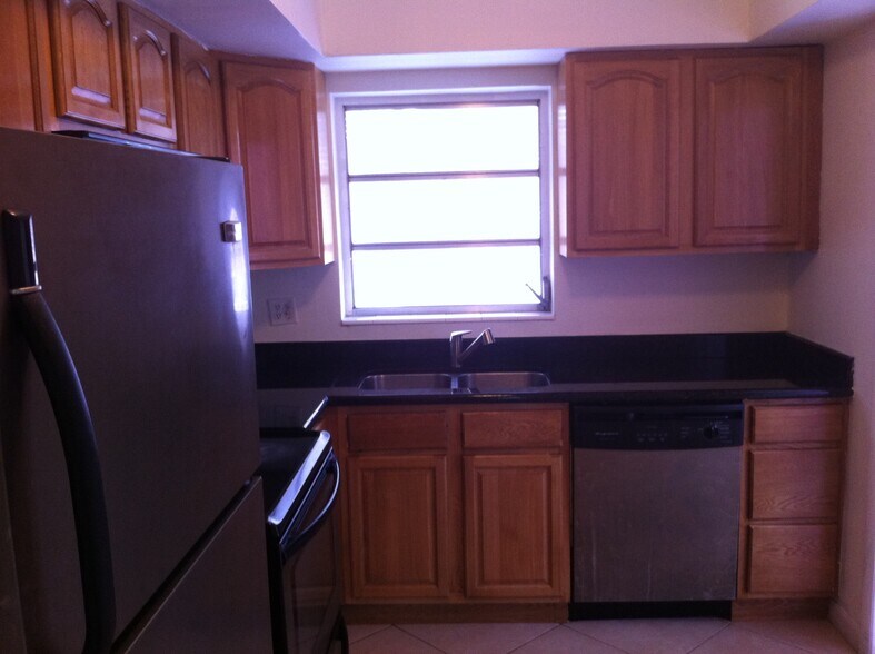 Building Photo - 7610 SW 82nd St