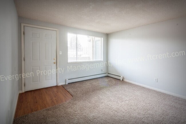 Building Photo - 2939 Glendale Dr