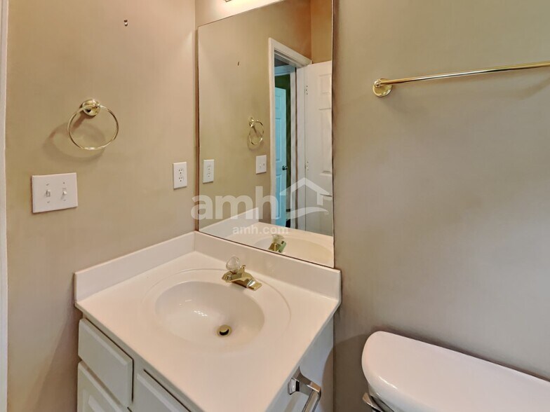 Building Photo - 16202 Grafham Cir