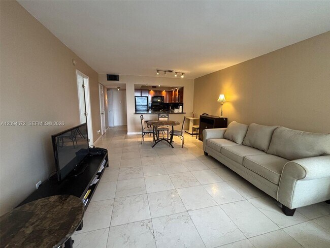 Building Photo - 1817 S Ocean Dr