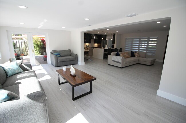 Building Photo - 2548 SE 14th St