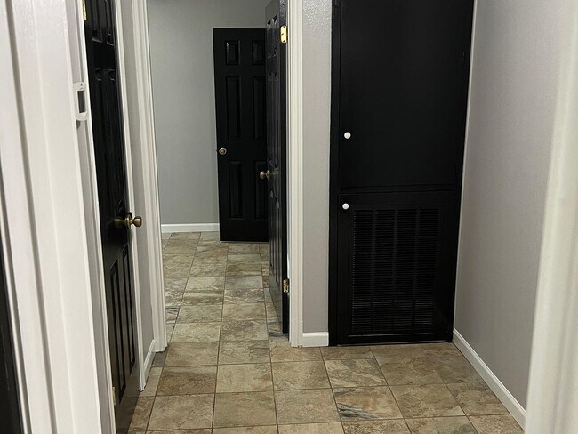 Building Photo - 3618 Candlehead Ln