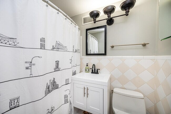 Building Photo - 215 Piedmont Ave NE