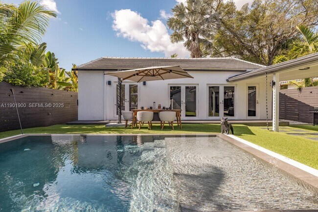 Building Photo - 901 NW 7th Street Rd