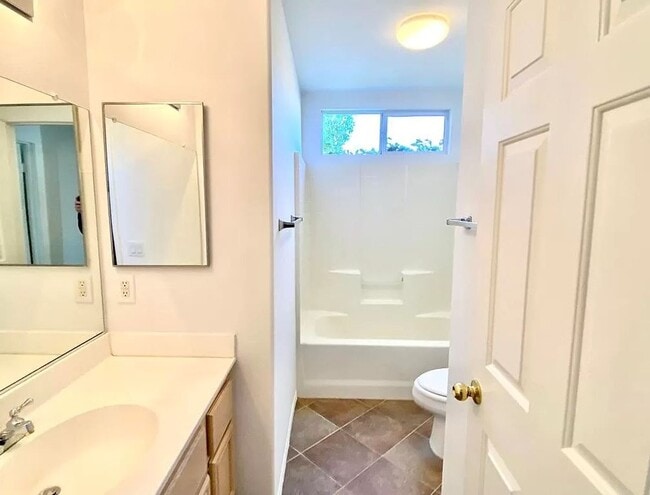 Building Photo - 3bed 3bath w/Pool La Quinta House for rent