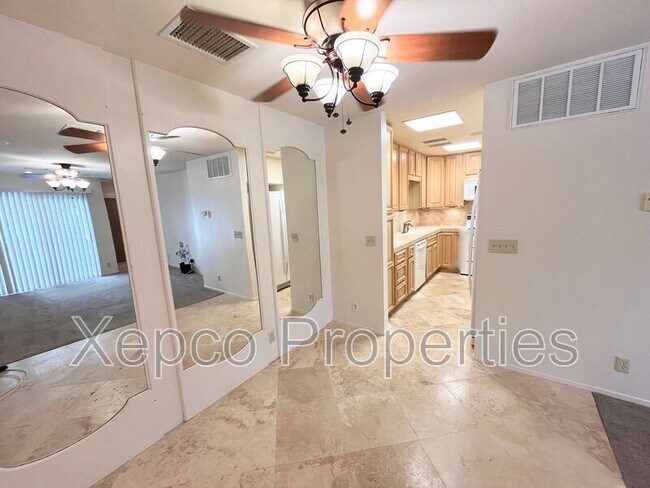 Building Photo - 420 N Villa Ct