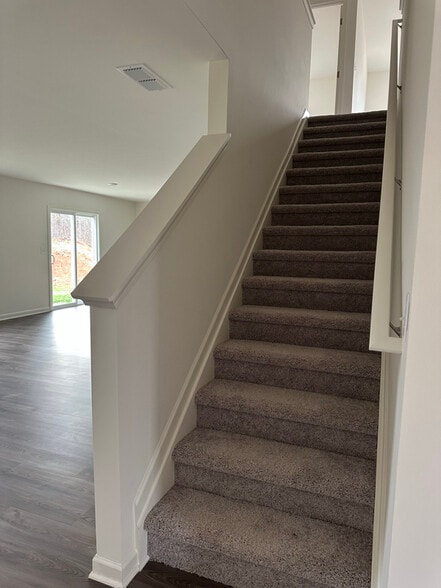 Building Photo - 4749 Foxhollow Trl