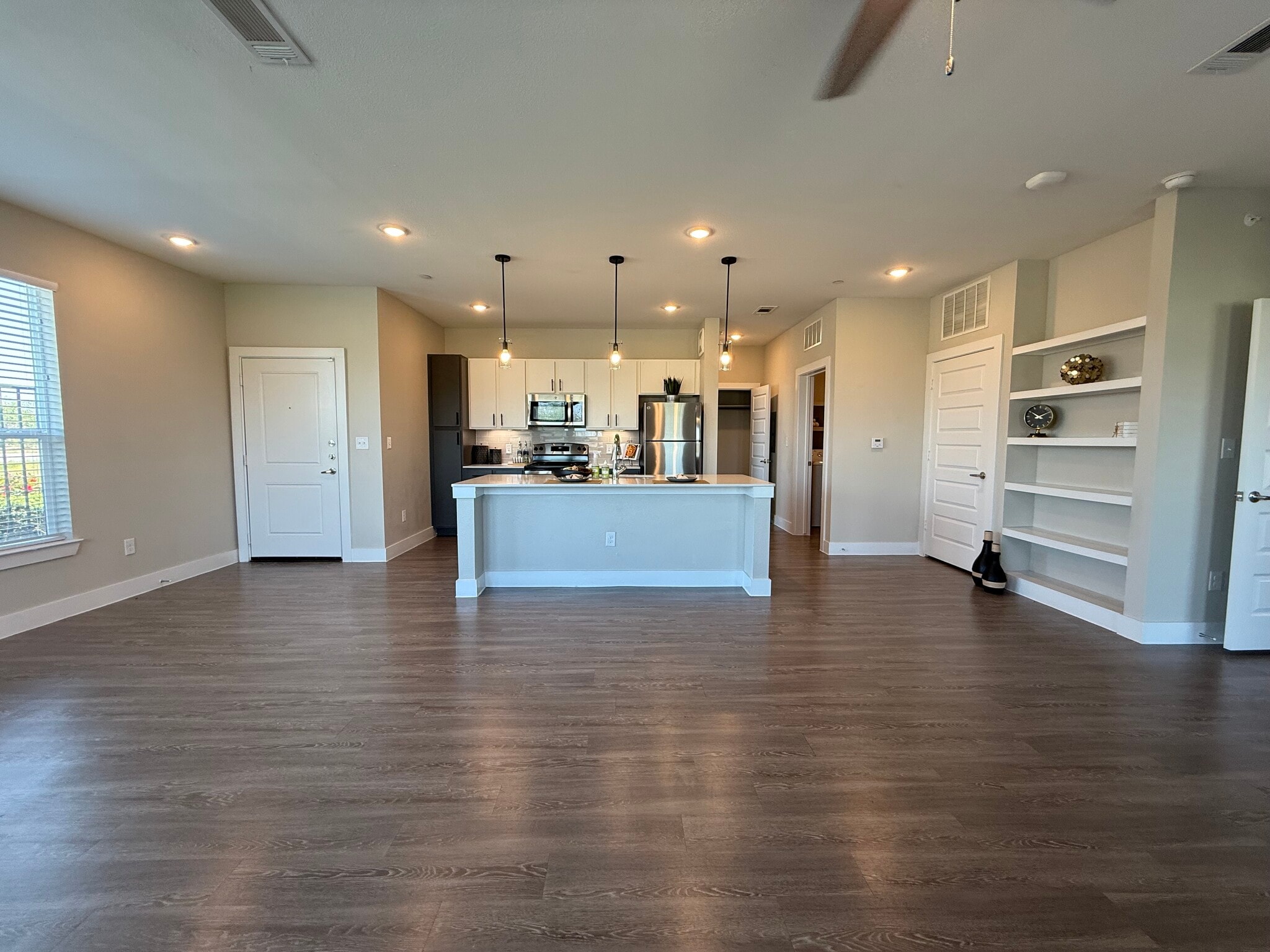 Building Photo - 3144 Gorge Way