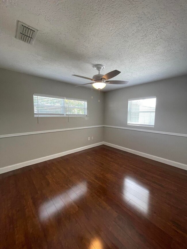 Building Photo - 5 N Deleon Ave