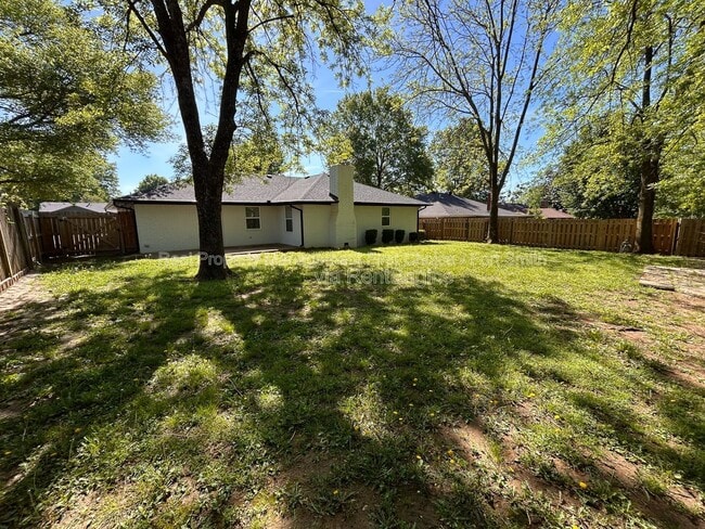 Building Photo - 3200 S 56th St