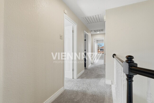 Building Photo - 2212 Thurton Dr