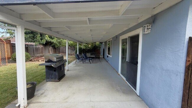 Building Photo - 3919 Almondwood Ct