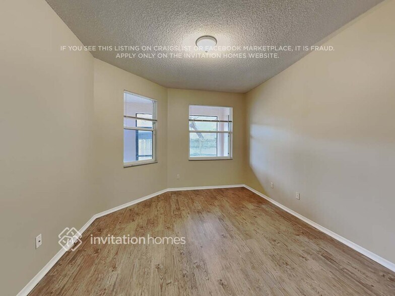 Building Photo - 2430 Leaning Pine St