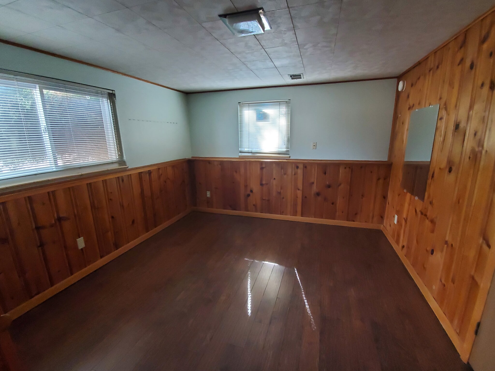 Basement bedroom 2 - 965 S Parfet Way