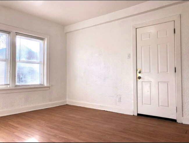 Building Photo - 5001 Tholozan Ave