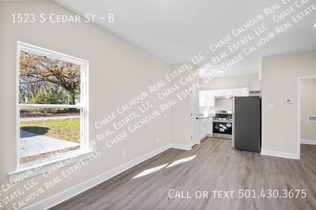 Building Photo - 1523 S Cedar St