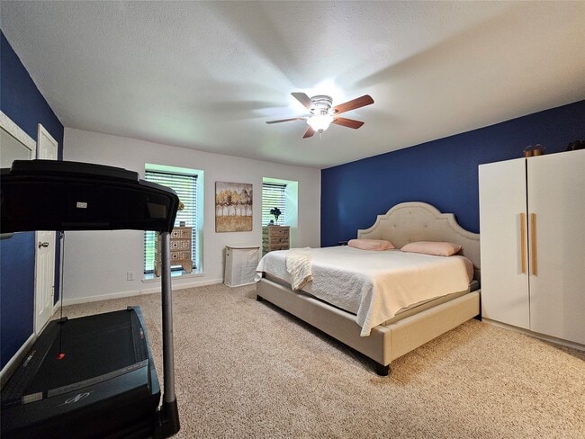 Building Photo - 1806 Saxony Ln