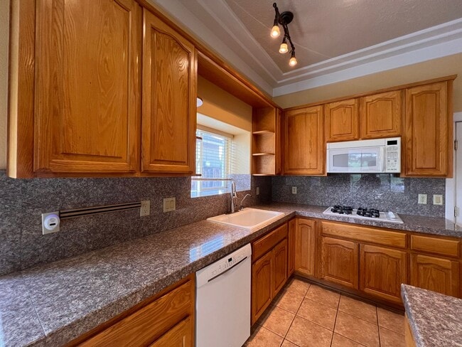 Building Photo - 3-bedroom home in Desert Lakes Golf Community