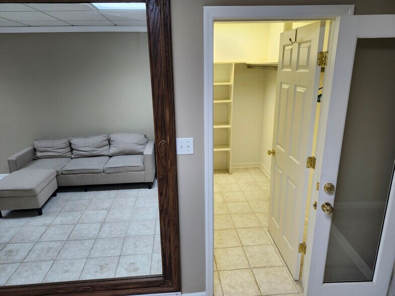 Building Photo - 1430 Alford Ave