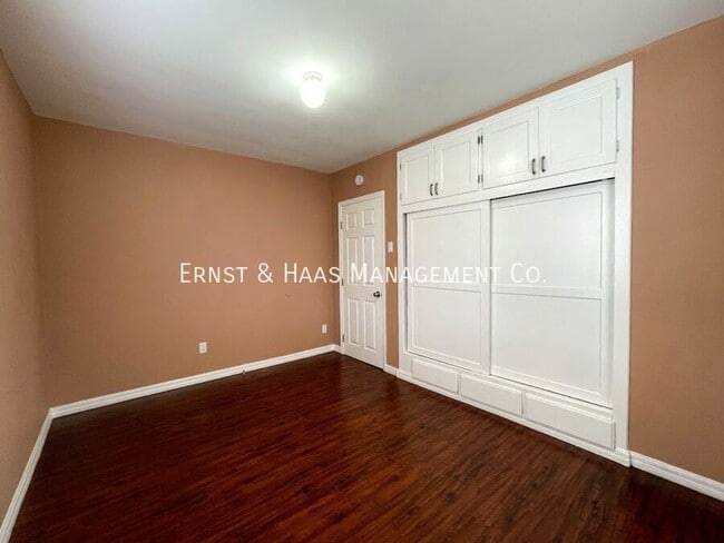 Building Photo - 1401 N Bullis Rd
