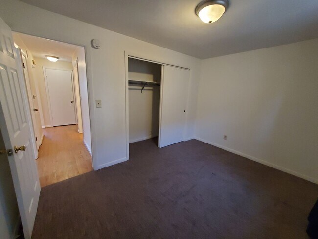 Building Photo - 526 30th Ave