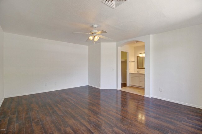 Building Photo - 4326 W Creedance Blvd