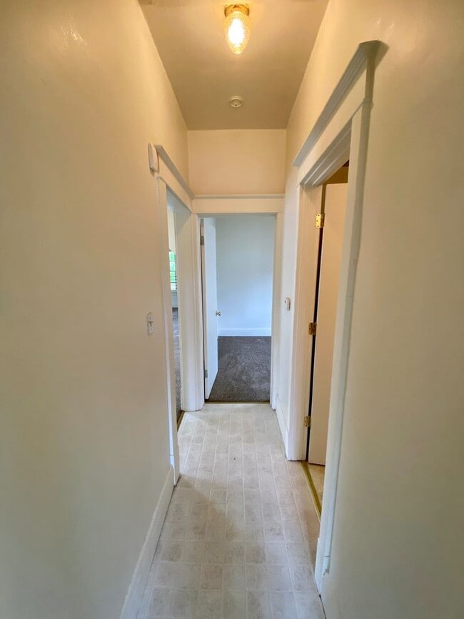 Building Photo - Welcoming Wilshire Heights Ranch Home for ...