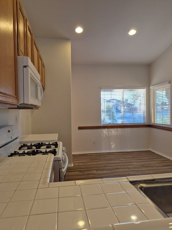 Building Photo - 10620 Cactus Dr