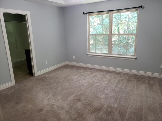 Building Photo - 1815 Mountain Ash Ct