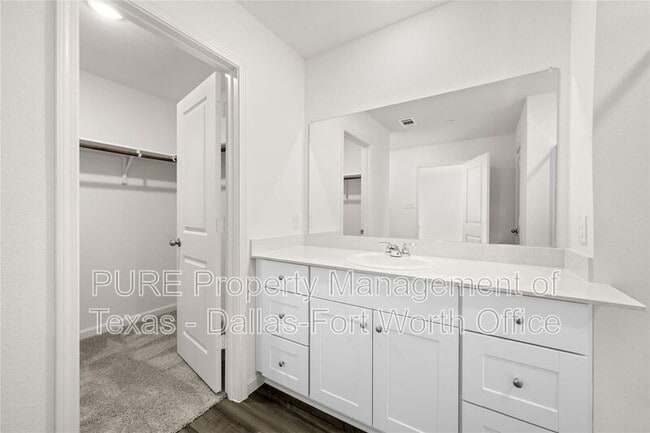 Building Photo - 241 Berthe Ct