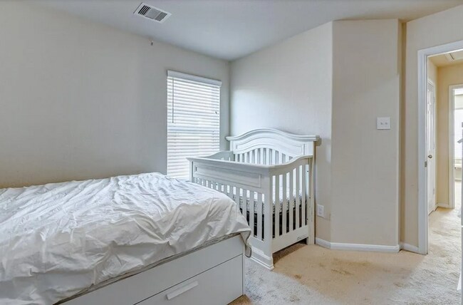 Building Photo - 21126 Fox Hillside Way