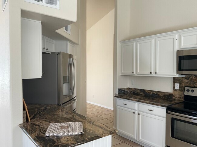 Building Photo - 4307 E South Fork Dr