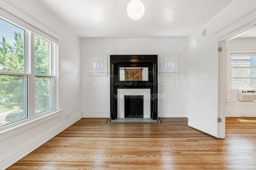 Building Photo - 229 S Logan St