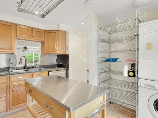 Building Photo - 3 Bedroom Townhome in Richmond – $2,195/mo