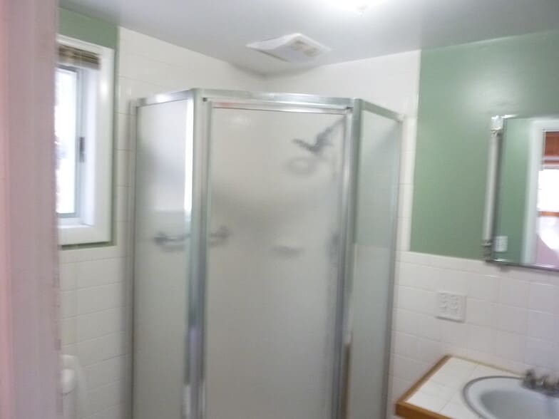 bathroom shower - 61 Christian St