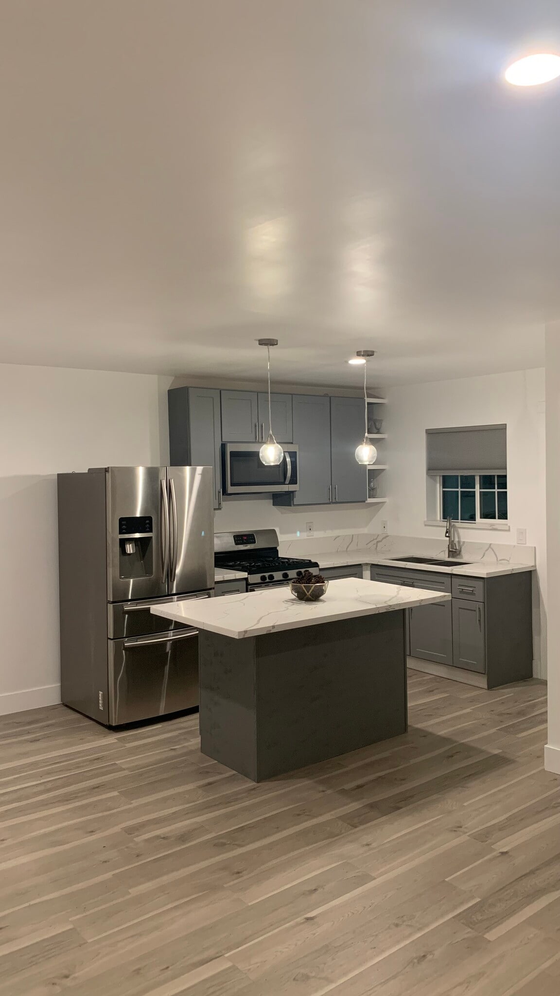 Building Photo - 413 N Macneil St