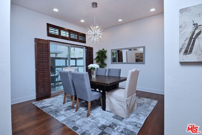 Building Photo - 11815 Laurelwood Dr