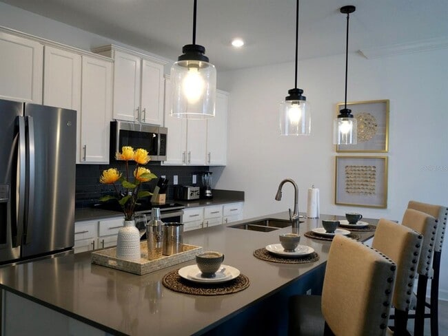 Building Photo - 956 Leader St