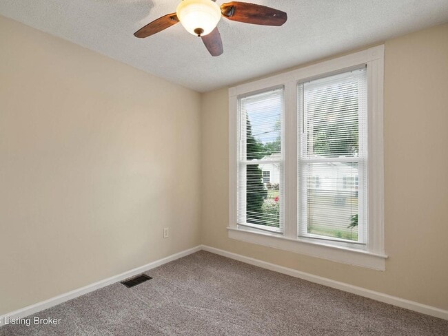 Building Photo - 1406 Walter Ave