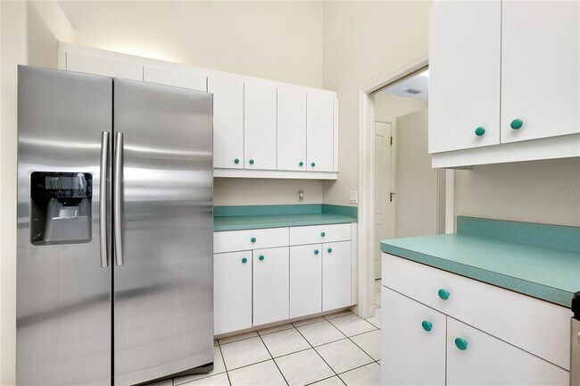 Building Photo - 15140 Lyneburg Ave