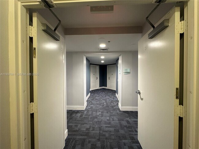 Building Photo - 150 Sunny Isles Blvd