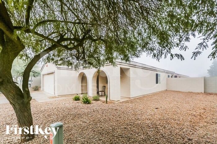 Building Photo - 8330 W Hughes Dr