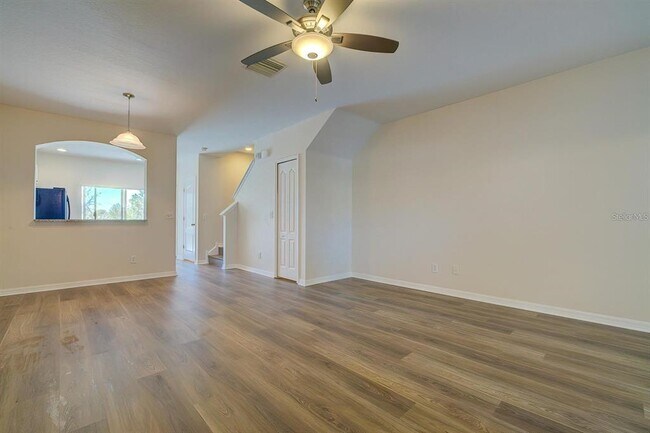 Building Photo - 15706 Stable Run Dr