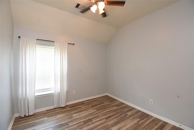 Building Photo - 1110 Ferndale Ct